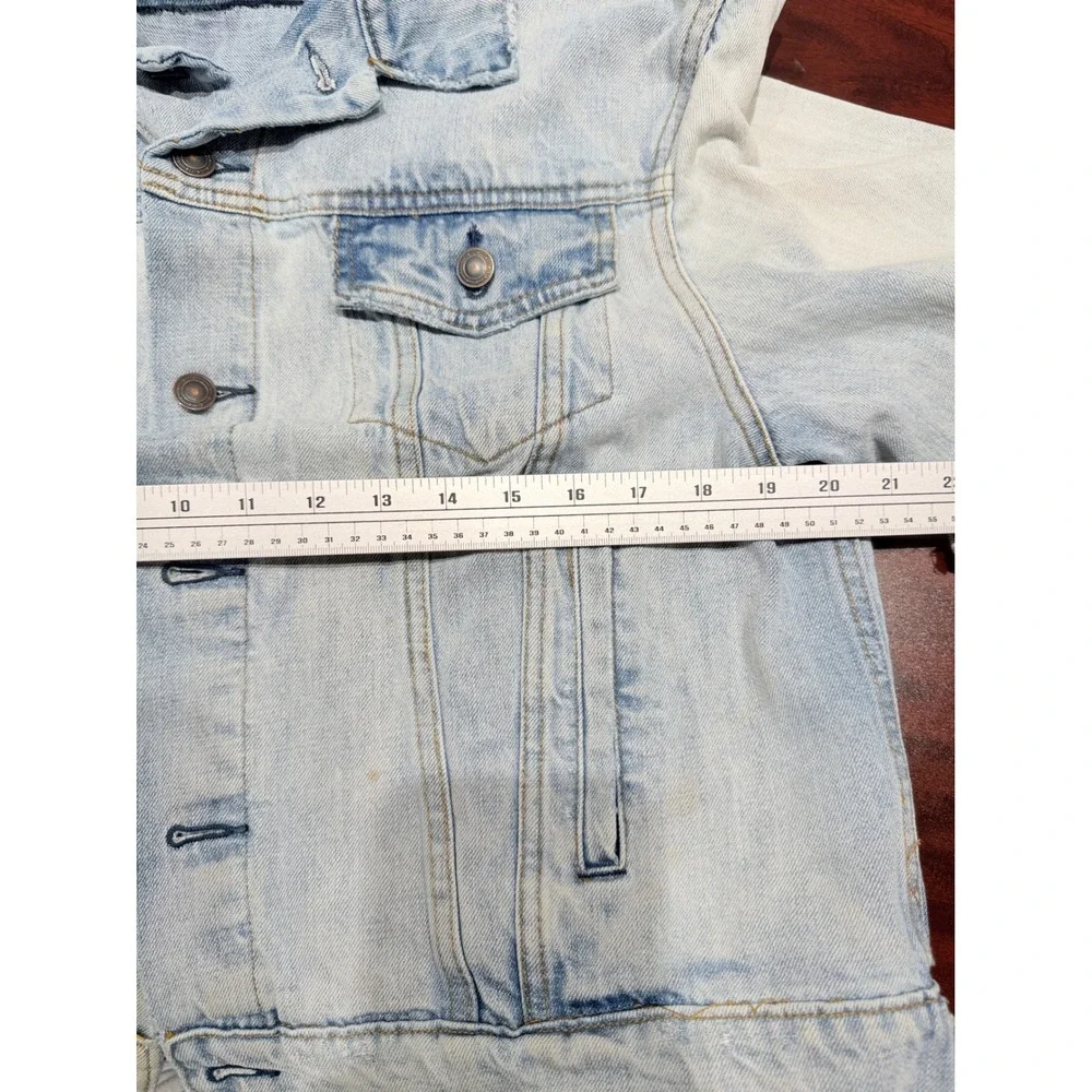 Free People Light Wash Denim Jacket Paisley Quilted Back Panel XS/S Boho Trucker - Picture 12 of 13